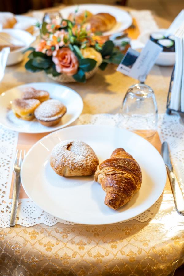 カゼルタ Real Borbone Bed & Breakfast エクステリア 写真