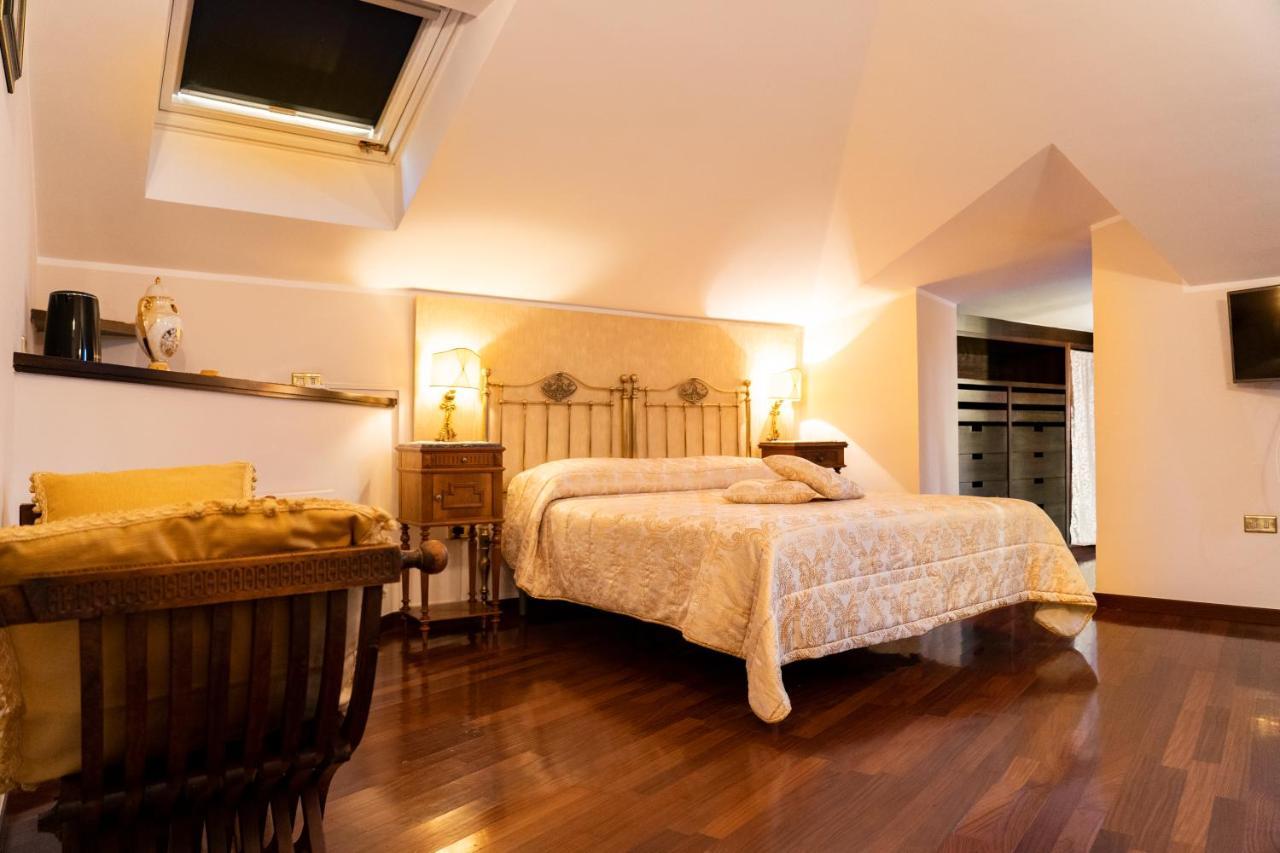 カゼルタ Real Borbone Bed & Breakfast エクステリア 写真