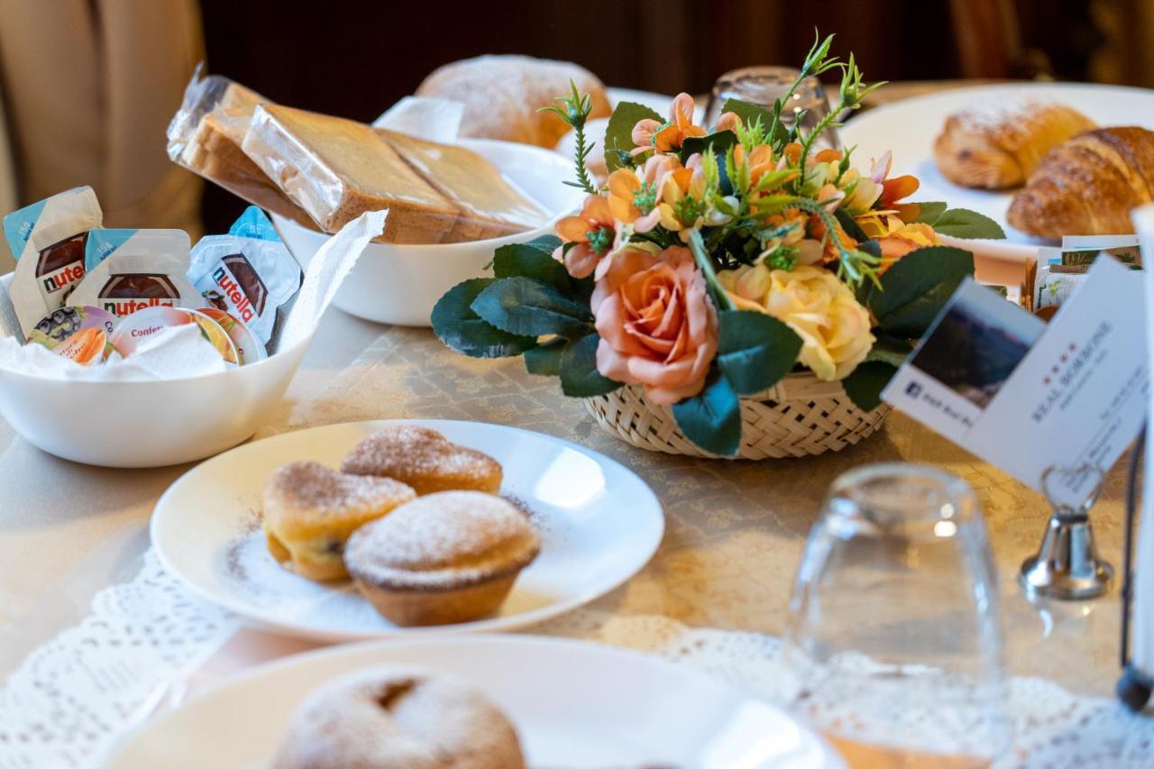 カゼルタ Real Borbone Bed & Breakfast エクステリア 写真