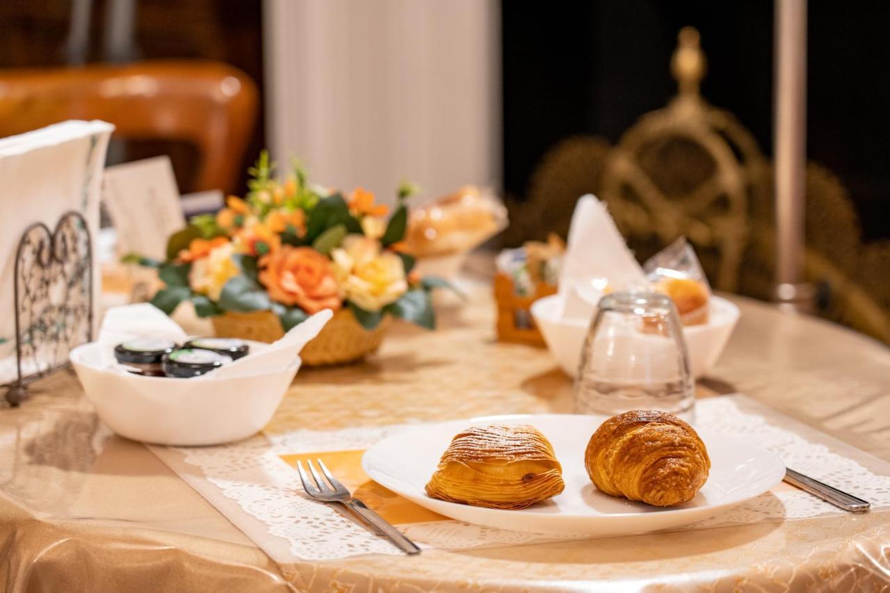 カゼルタ Real Borbone Bed & Breakfast エクステリア 写真