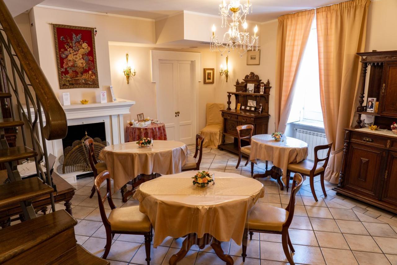カゼルタ Real Borbone Bed & Breakfast エクステリア 写真