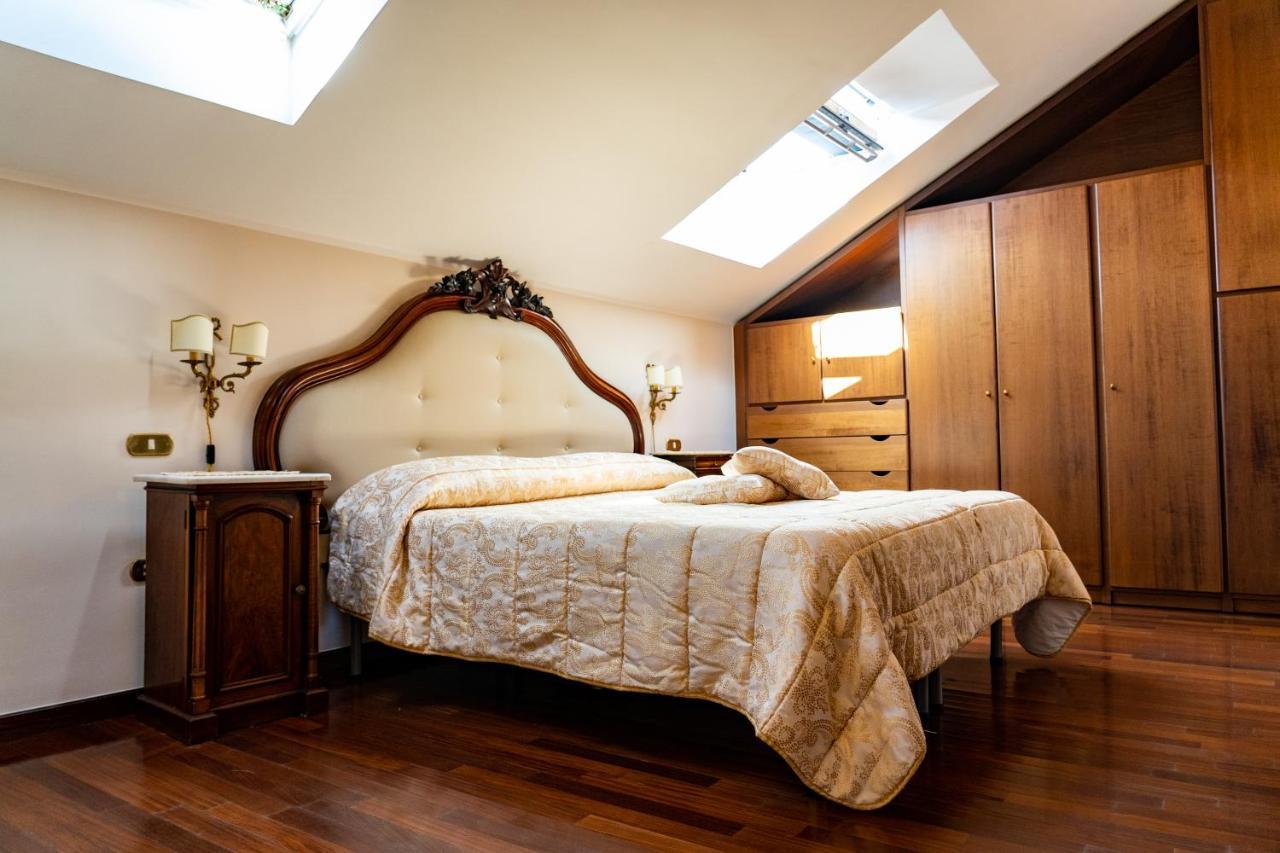 カゼルタ Real Borbone Bed & Breakfast エクステリア 写真