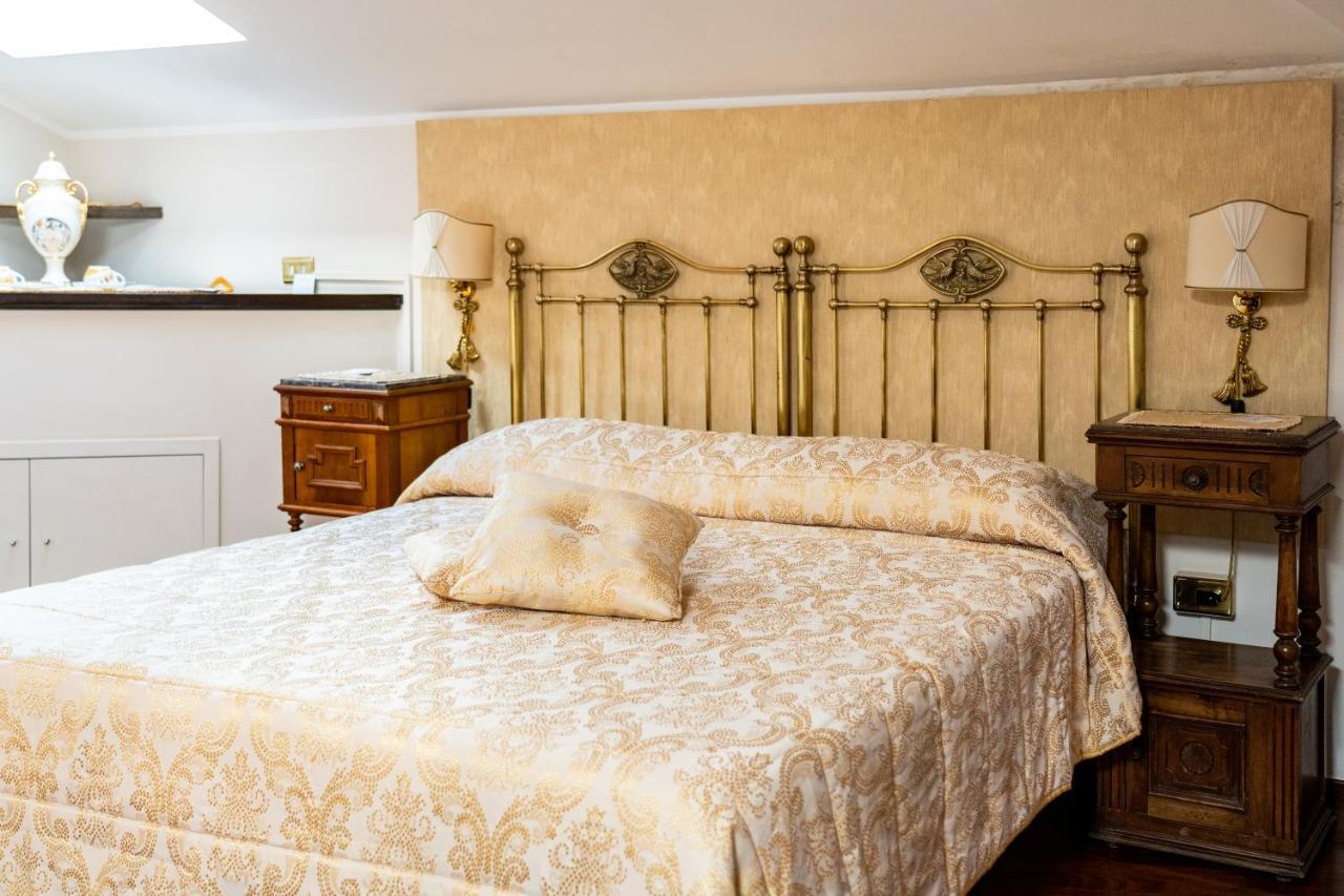 カゼルタ Real Borbone Bed & Breakfast エクステリア 写真