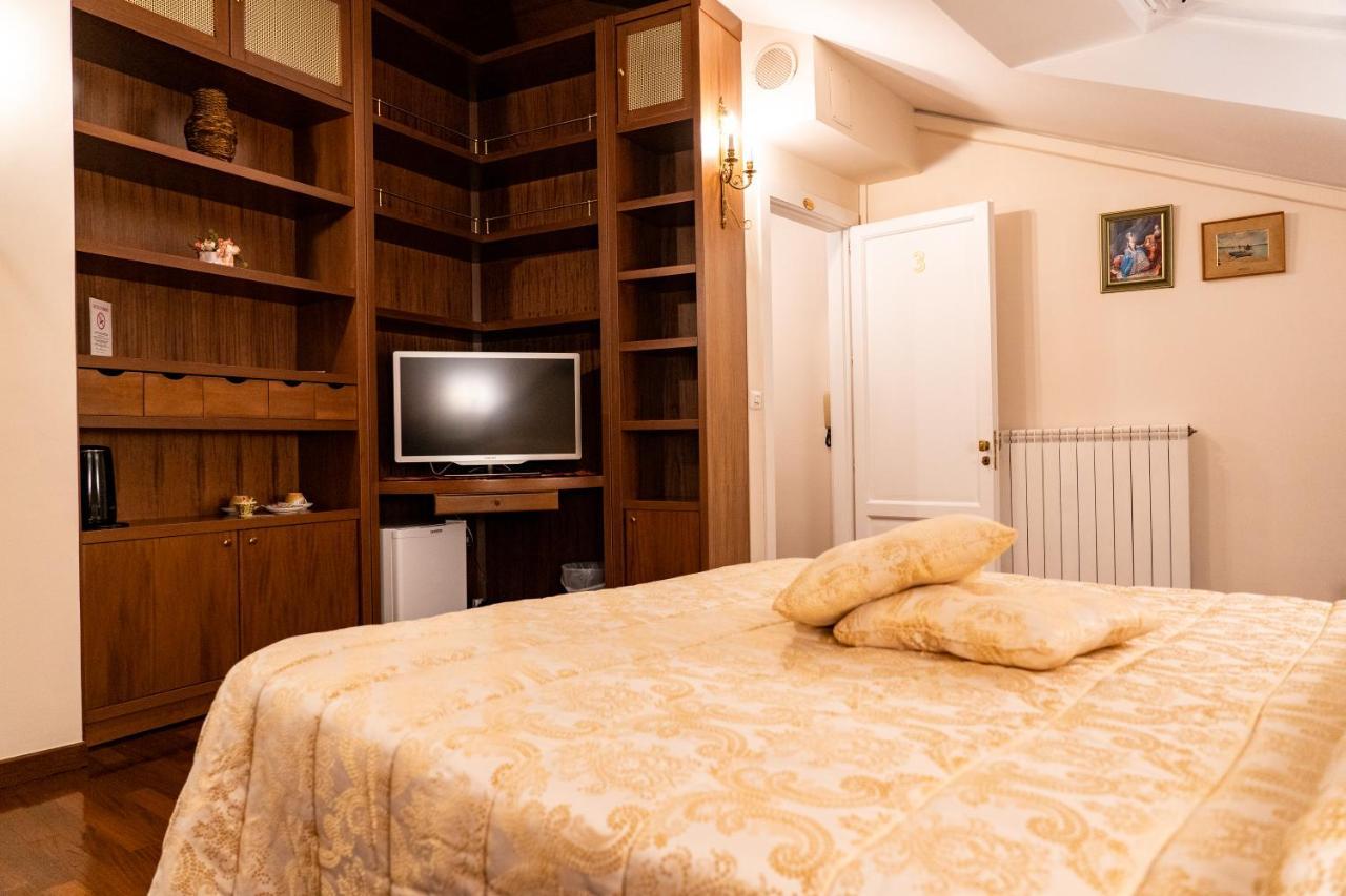 カゼルタ Real Borbone Bed & Breakfast エクステリア 写真
