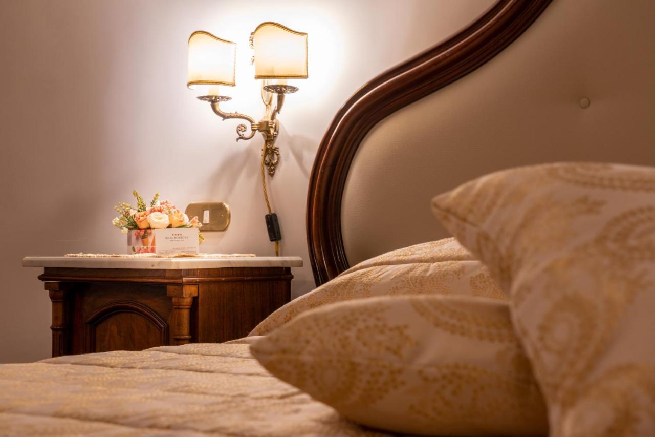 カゼルタ Real Borbone Bed & Breakfast エクステリア 写真