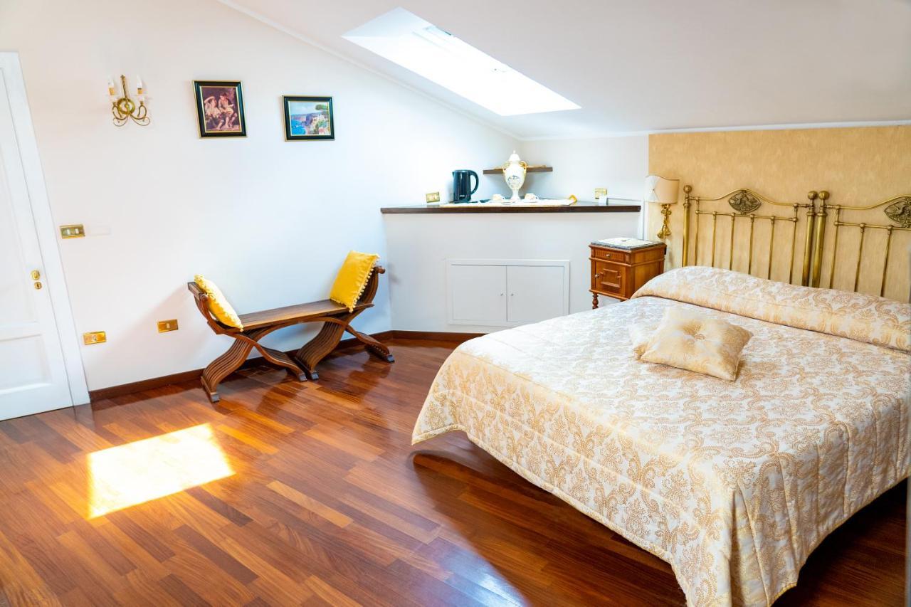 カゼルタ Real Borbone Bed & Breakfast エクステリア 写真